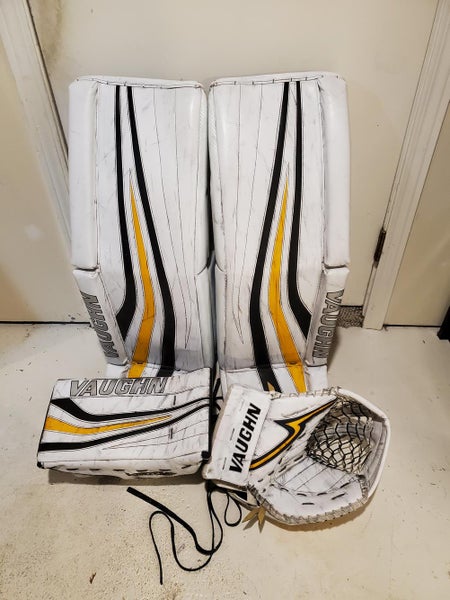 White Used Senior 34" Regular Vaughn Ventus SLR Pro Carbon Goalie Full Set