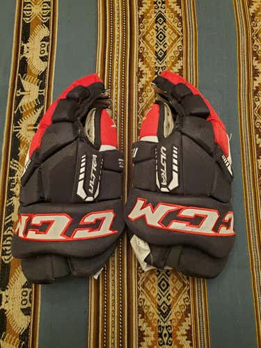 Red/Black Used Senior CCM Ultra Tacks Gloves 15"