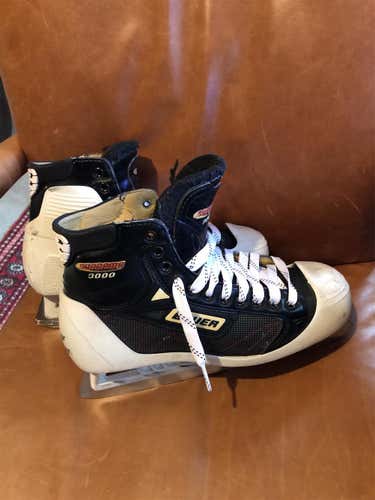Senior Bauer Supreme 3000 Regular Width  Size 10 Hockey Goalie Skates