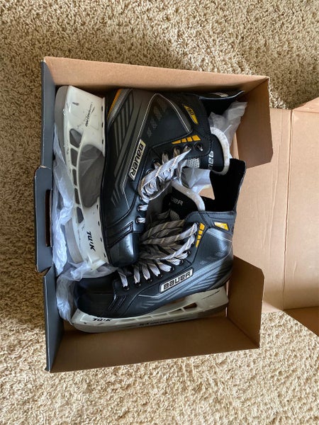 Senior Bauer Supreme 150 Regular Width Size 9.5 Hockey Skates