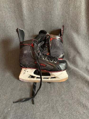 Used Youth Bauer Vapor X500 LE Hockey Skates Size 3.5