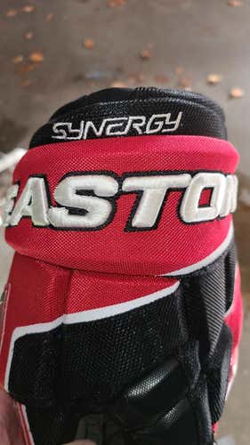 Black/Red Used Senior Easton Synergy Gloves 13"
