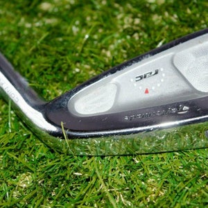 Taylormade 	Rac Coin Forged 	3 Iron 	Right Handed 	39.5"	Graphite 	Stiff	New Gri