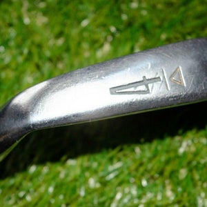 Titleist 	Dci Oversize 	4 Iron 	Right Handed 	39"	Graphite 	Regular 	New Grip