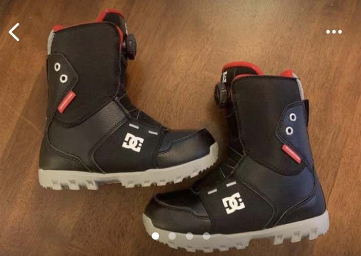 Unisex Size 4.0 (Women's 5.0) DC All Mountain Snowboard Boots