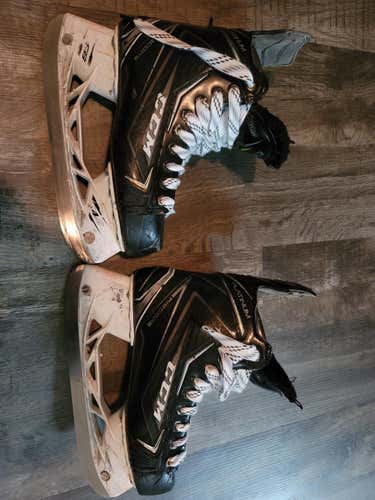 Used Senior CCM Hockey Skates Regular Width Size 6