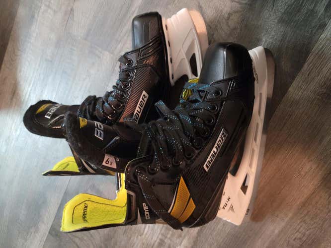 Senior Bauer Supreme comp Hockey Skates Regular Width Size 6.5