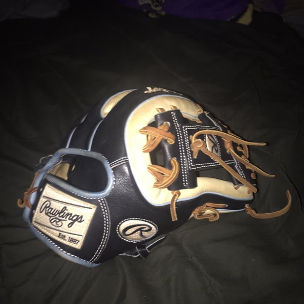 Used Right Hand Throw Heart of the Hide 11.75" Baseball Glove