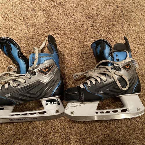 Senior CCM Vector 6.0 Regular Width Size 10 Hockey Skates
