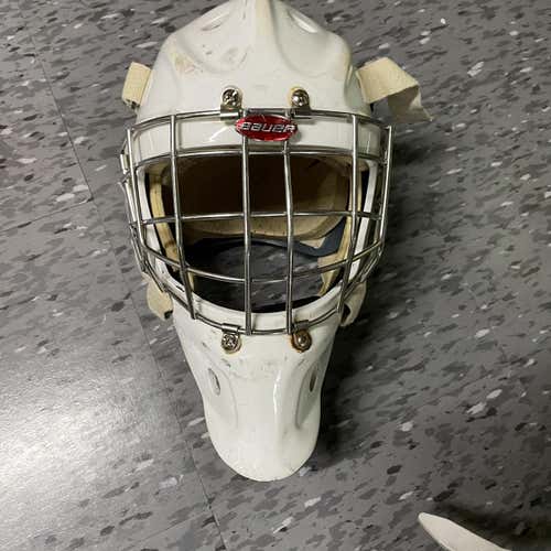 White Senior Bauer Goalie Mask