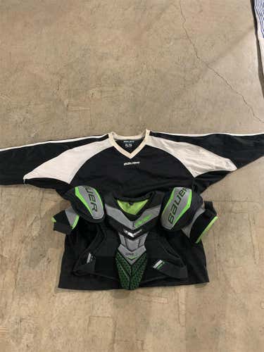 Senior Medium Bauer Supreme One.6 Shoulder Pads