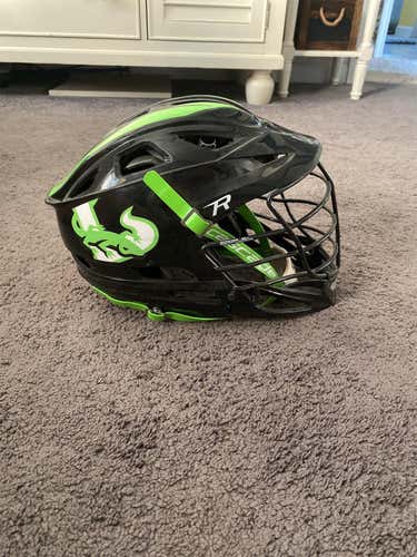 New Lizard’s Men’s Lacrosse Cascade R Helmet