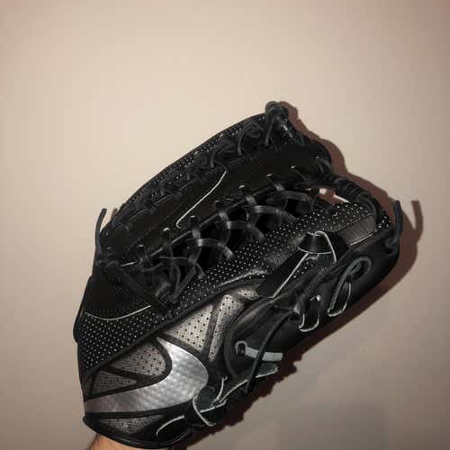 SALE OR TRADE Send Offers Nike MVP Select 12.5" Outfield Baseball Glove