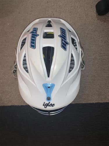 White Used Cascade R Helmet