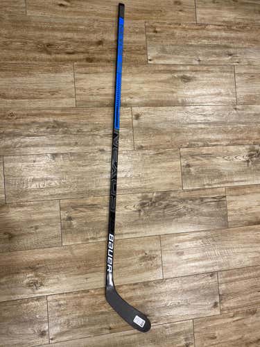 New Bauer Nexus left Team Stick P28 77 Flex