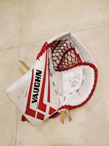 White/Red Used Senior Vaughn VE8 Pro Carbon Regular