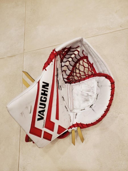 White/Red Used Senior Vaughn VE8 Pro Carbon Regular