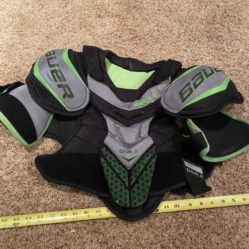 Senior Small Bauer Supreme One.6 Shoulder Pads