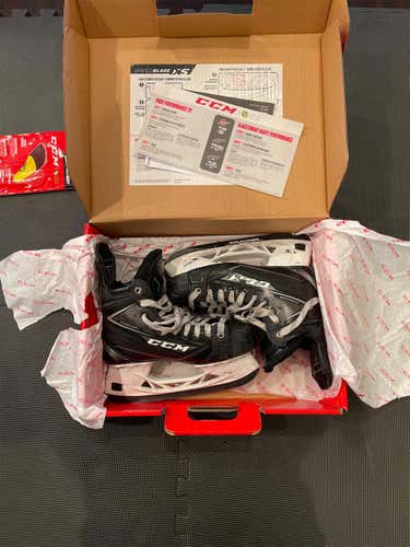 CCM Ribcor 80K Size 5 Skates w/ Extra Blades