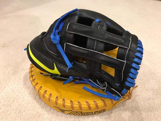 Nike MVP Select 12.75" Glove