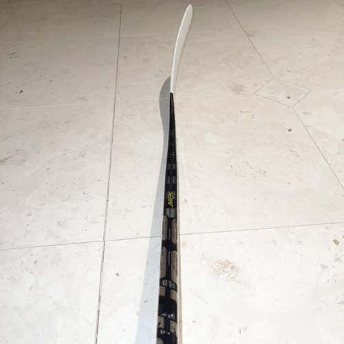Senior Left Hand Supreme 2S Pro Pro Stock Hockey Stick
