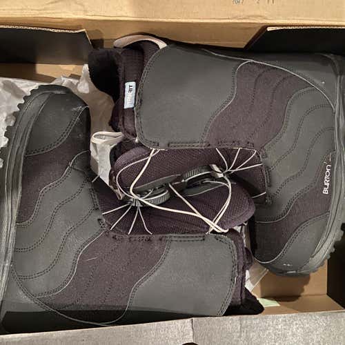 Women's Size 5.0 (Women's 6.0) Burton Mint Boa Snowboard Boots