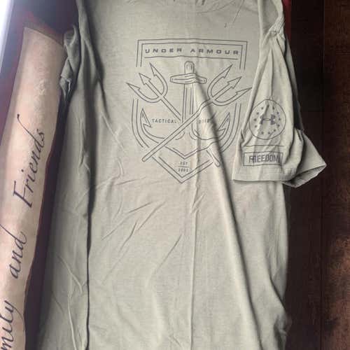 XL Under Armour Shirt