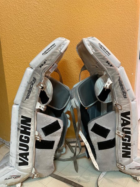 Vaughn Velocity V9 Pro Carbon Senior Goalie Leg Pads [Single Break]