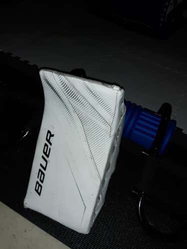BAUER S29 SENIOR BLOCKER USED