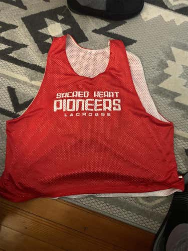 Sacred Heart lacrosse Pinnie