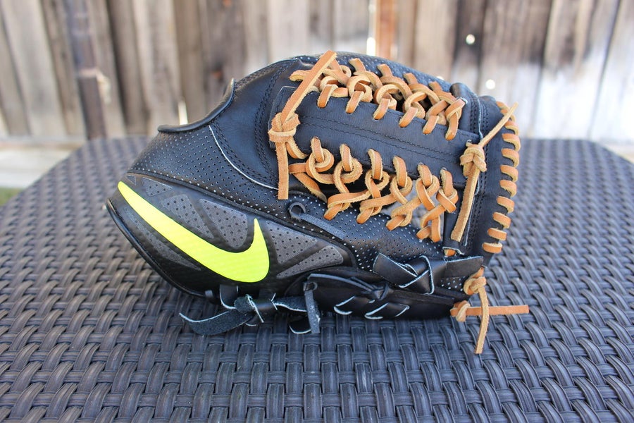 RELACED Black Used High School/College Nike RHT Pitcher's MVP Select Baseball Glove 11.75"