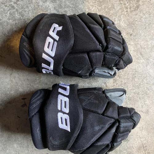 Black Junior Bauer Vapor X800 Lite 13"  Gloves