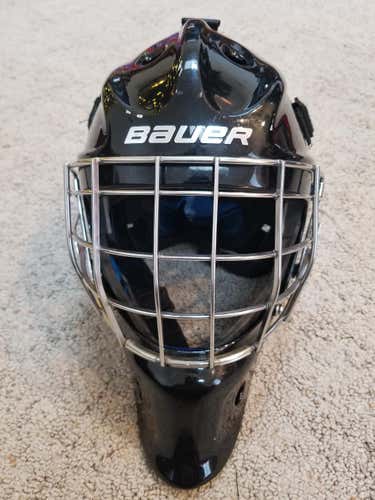 Black Used Intermediate Bauer NME 8 Goalie Mask - 6 7/8 - 7 1/4 (S/M) - with dangler and helmet bag