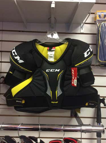 Senior Large CCM Tacks 9040 Shoulder Pads