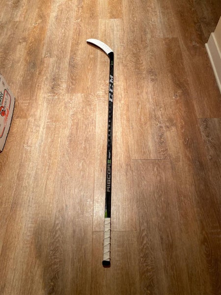 Senior Right Handed Trigger 2 Toe Pattern Pro Stock Hockey Stick