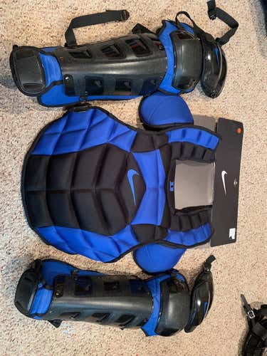 Adult Nike Catcher's Set