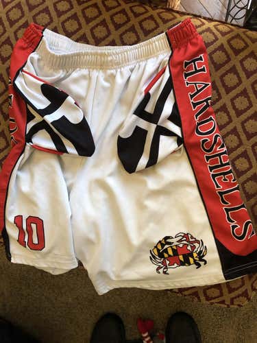 Hard Shells Team Issued Game Shorts White Used Men's Adult Size 12 2XU Shorts