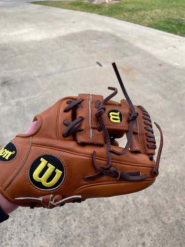 Brown High School/College Infield A2000 11.5" Baseball Glove
