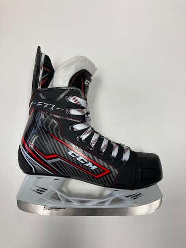 New Youth CCM FT1 Hockey Skates Regular Width Size 12