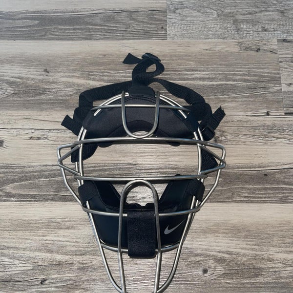 Adult Nike Catcher's Mask