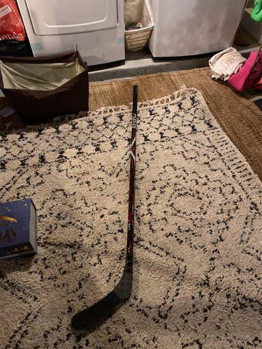 Senior Right Handed 1x lite   Hockey Stick Never Used