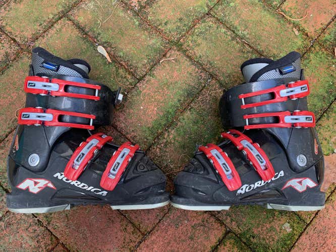 Nordica Used Kids Ski Boots 240mm
