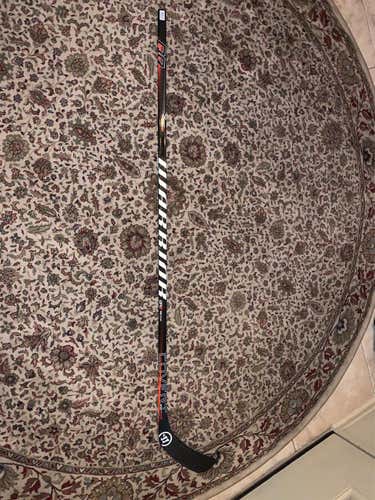 Senior Right Handed QRE Pro Team Hockey Stick