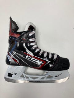 New Junior CCM JetSpeed FT490 Hockey Skates Regular Width Size 5