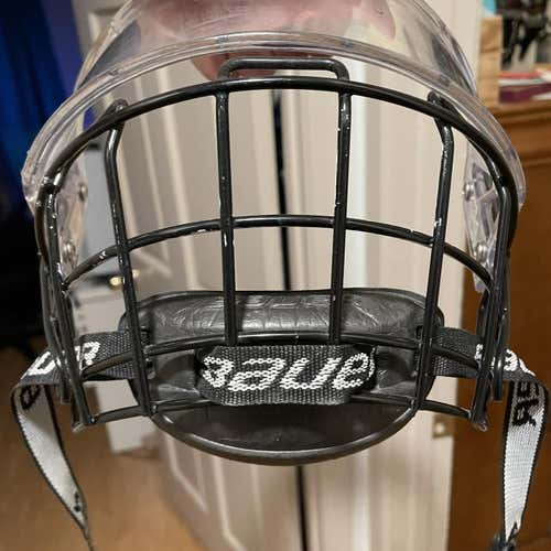 Used Medium Bauer Hybrid Cage