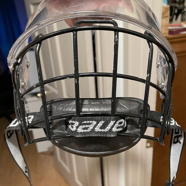 Used Medium Bauer Hybrid Cage