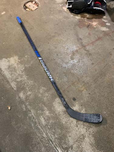Senior Left Hand Supreme 2S Pro Pro Stock Hockey Stick 0053
