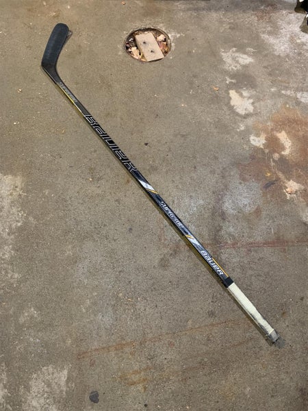 Bauer Senior Right Handed Supreme Pro Stock Hockey Stick 0056
