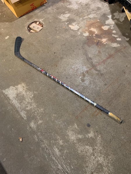 Senior Right Handed Vapor APX2 Pro Stock Hockey Stick 0057