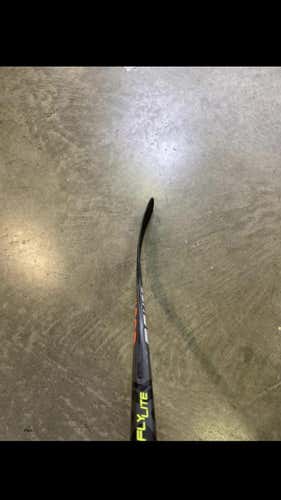 Intermediate Left Hand Vapor FlyLite Mid Pattern Pro Stock Hockey Stick